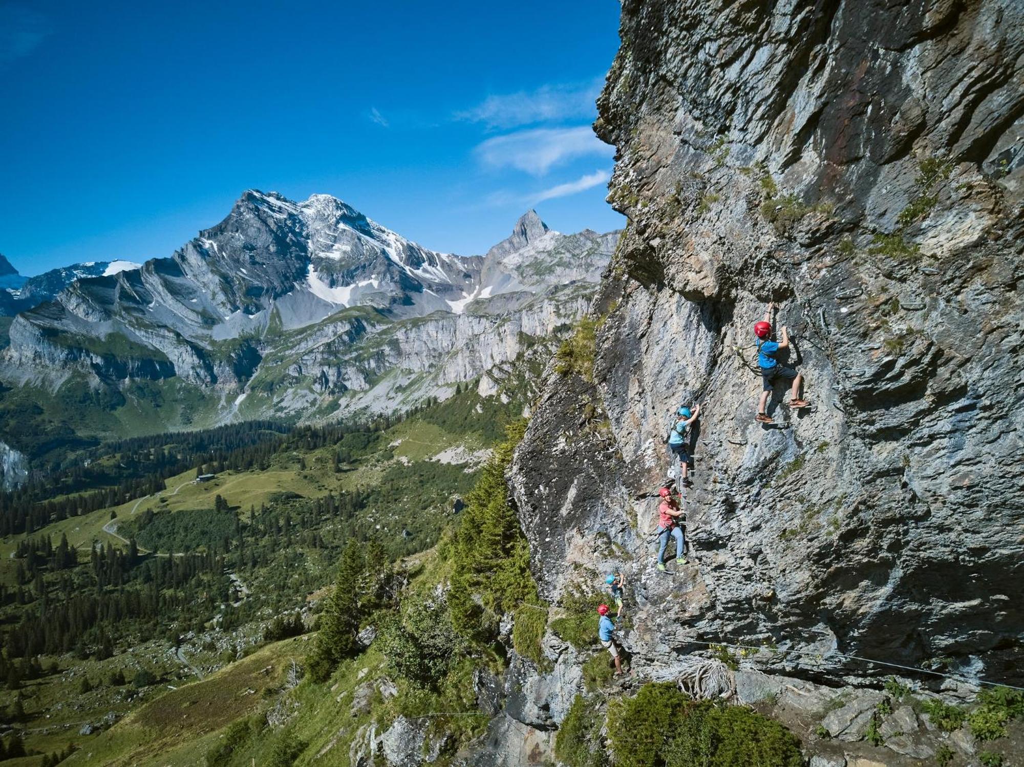 Bed And Breakfast - Die Aelplersuit Fuer Backpackers Im Berghuesli Linthal Экстерьер фото