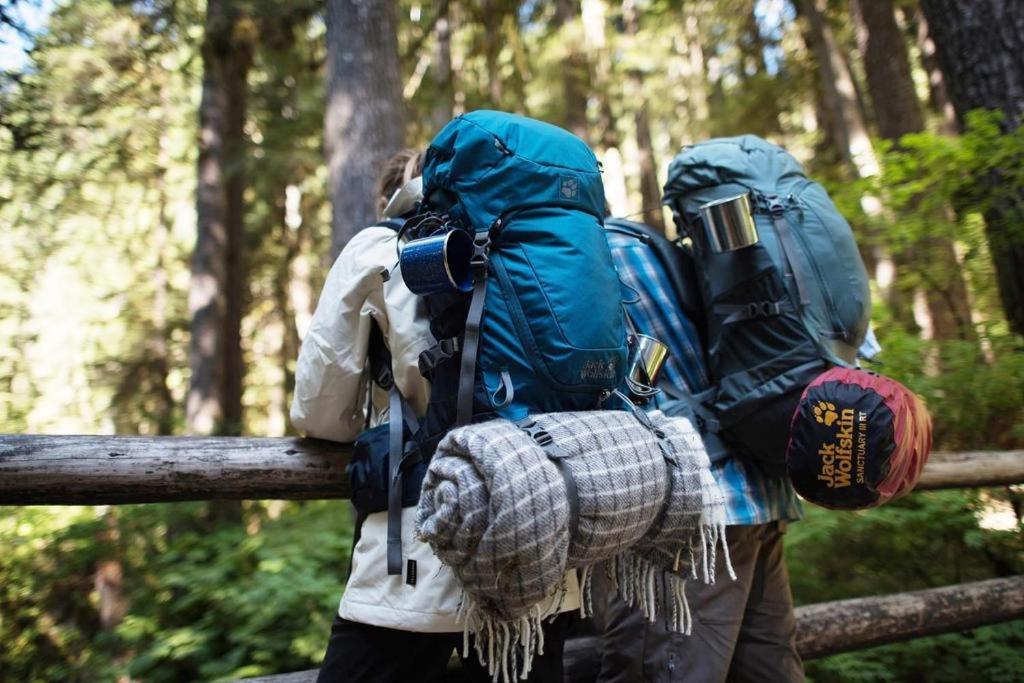 Bed And Breakfast - Die Aelplersuit Fuer Backpackers Im Berghuesli Linthal Экстерьер фото